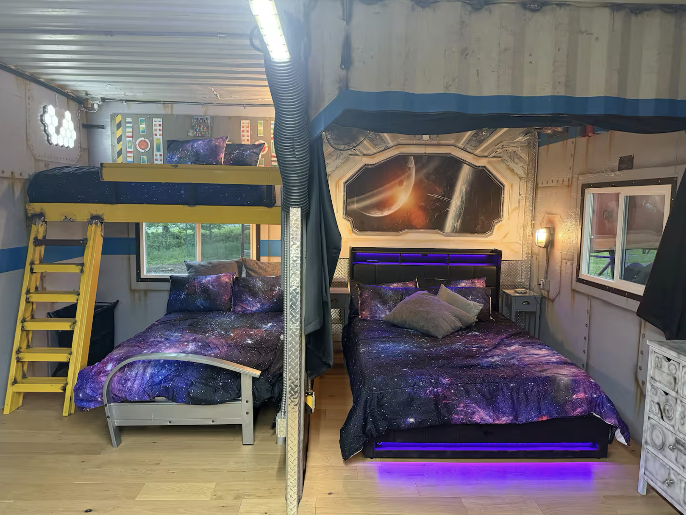 Space Cabin Design - Living Space .png