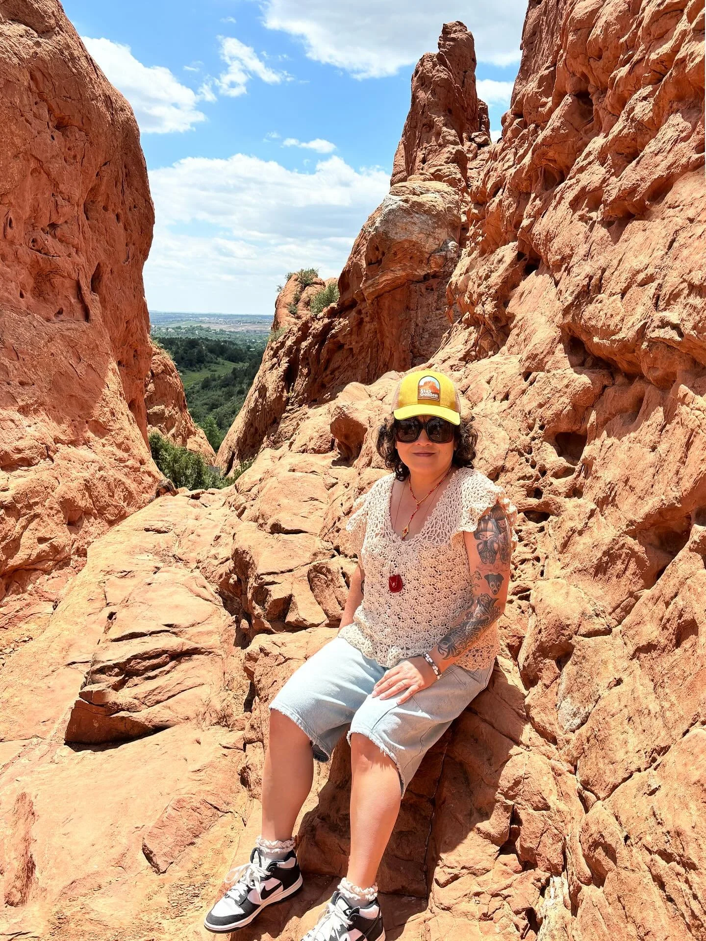 I finished this top right in time for my Colorado trip! First stop was the Colorado Springs area. I hiked the Garden of the Gods which is a totally majestic rock formation area  and the views were breathtaking. The airy top was perfect since temperat
