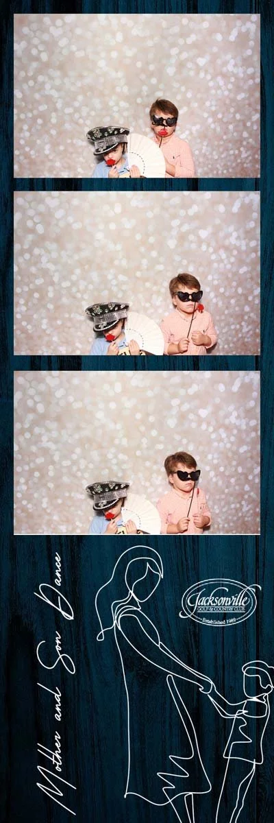 Bokeh-and-Birch-photoboothJax-Golf-Mother-Son-Dance-223.jpg