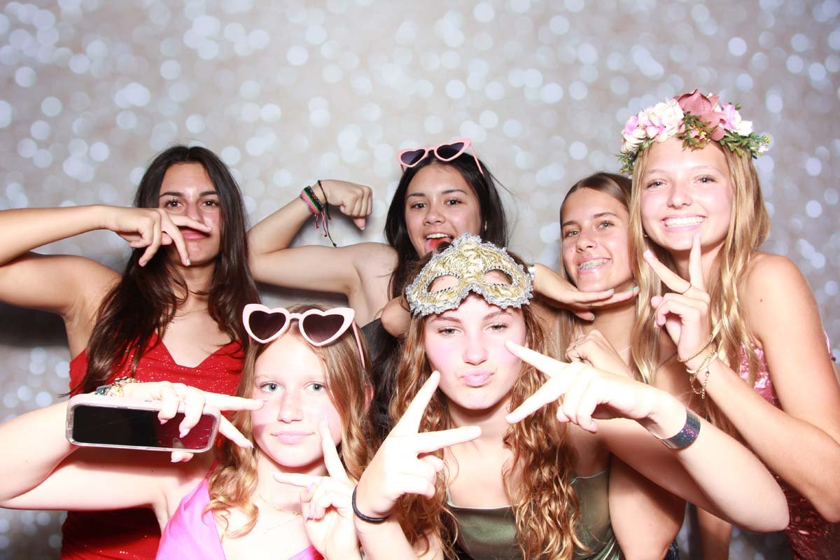Bokeh-and-Birch-photoboothVRA-8th-Grade-Dance-136.jpg