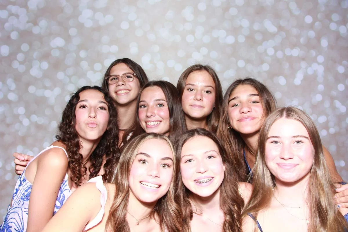 Bokeh-and-Birch-photoboothVRA-8th-Grade-Dance-025.jpg