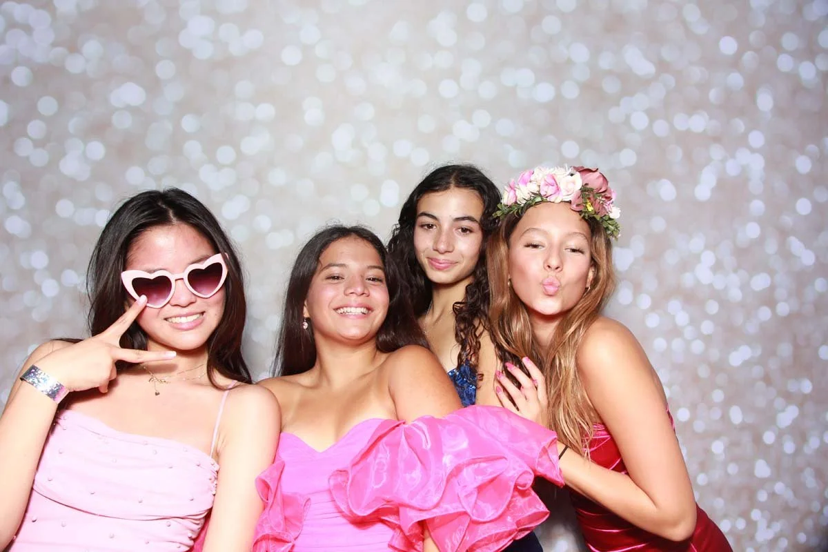 Bokeh-and-Birch-photoboothVRA-8th-Grade-Dance-204.jpg