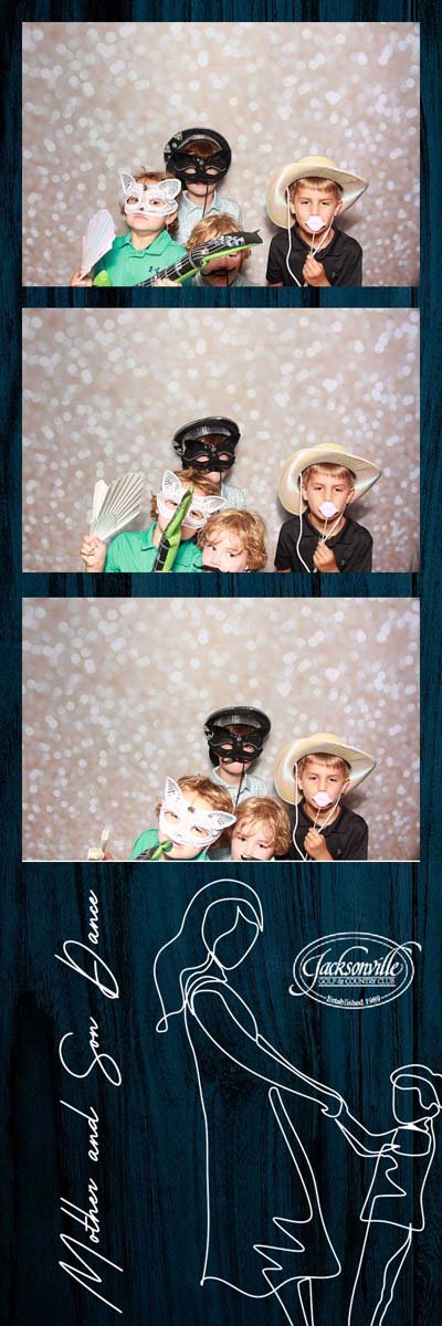 Bokeh-and-Birch-photoboothJax-Golf-Mother-Son-Dance-168.jpg