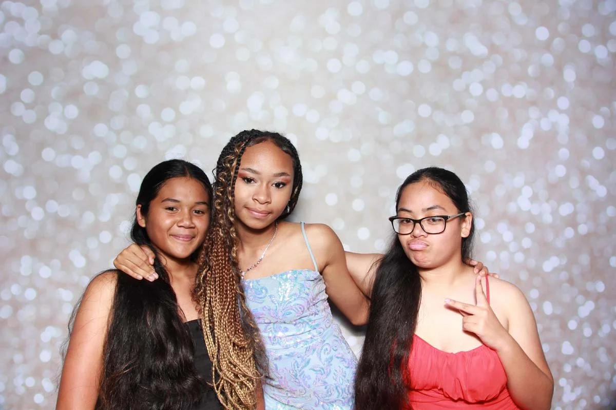 Bokeh-and-Birch-photoboothVRA-8th-Grade-Dance-193.jpg