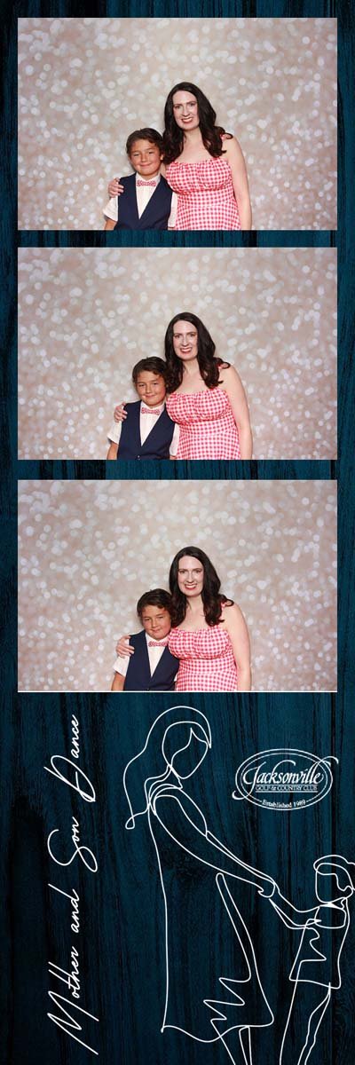 Bokeh-and-Birch-photoboothJax-Golf-Mother-Son-Dance-014.jpg