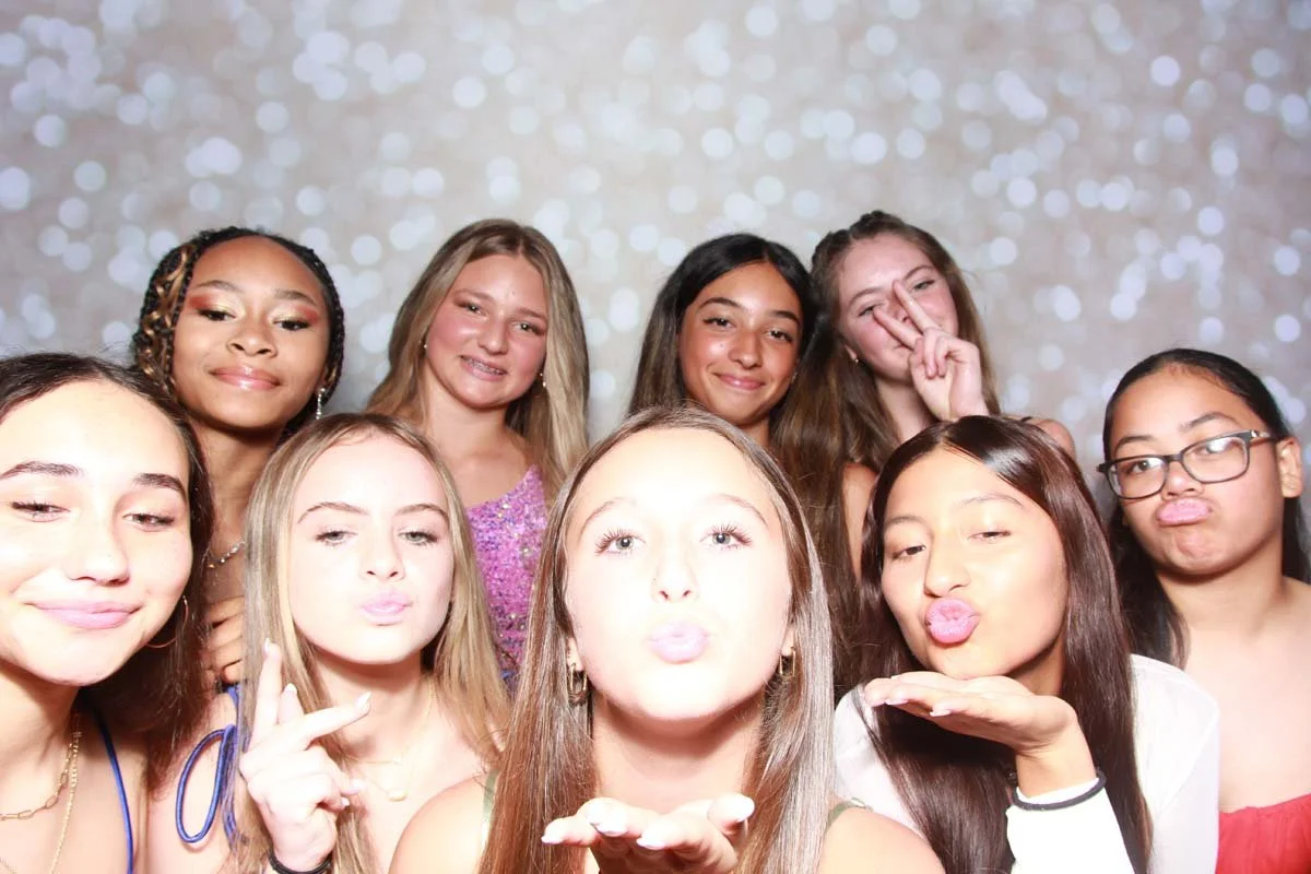 Bokeh-and-Birch-photoboothVRA-8th-Grade-Dance-024.jpg