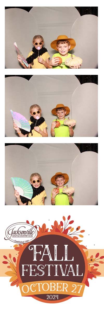 Bokeh-and-Birch-photoboothJax-Golf-Fall-Fest-202.jpg