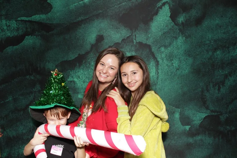 StJohnsBFF-December-Photobooth-123.jpg