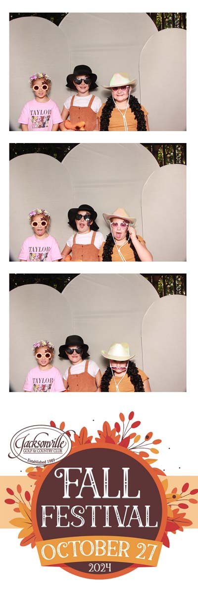 Bokeh-and-Birch-photoboothJax-Golf-Fall-Fest-086.jpg