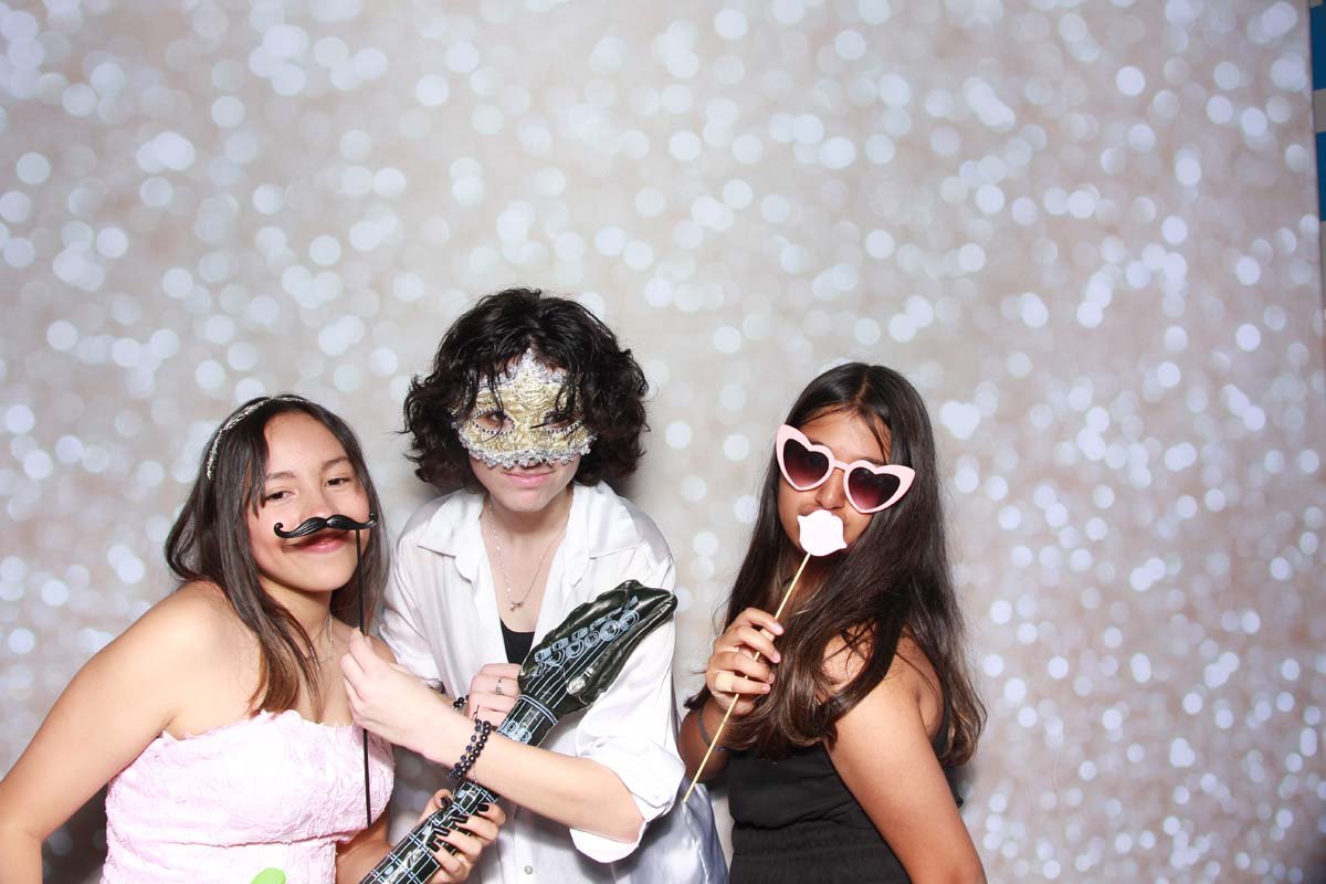 Bokeh-and-Birch-photoboothVRA-8th-Grade-Dance-215.jpg