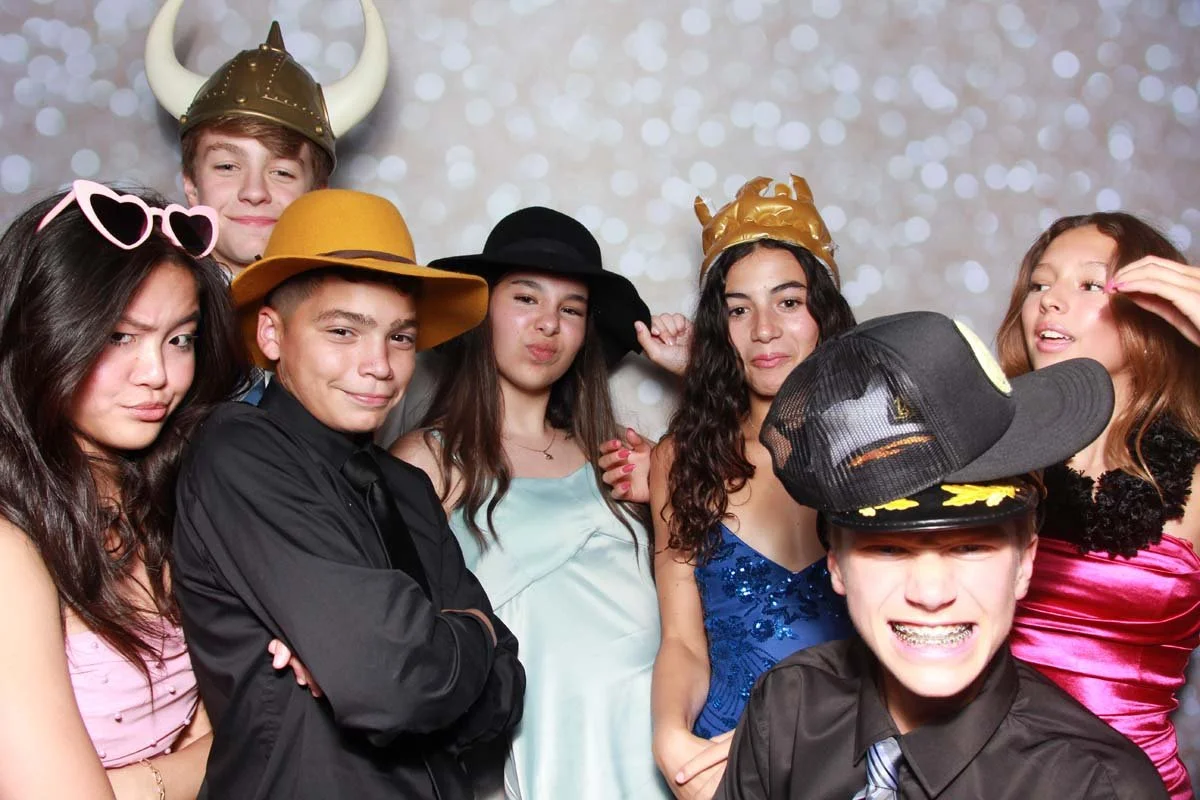 Bokeh-and-Birch-photoboothVRA-8th-Grade-Dance-045.jpg