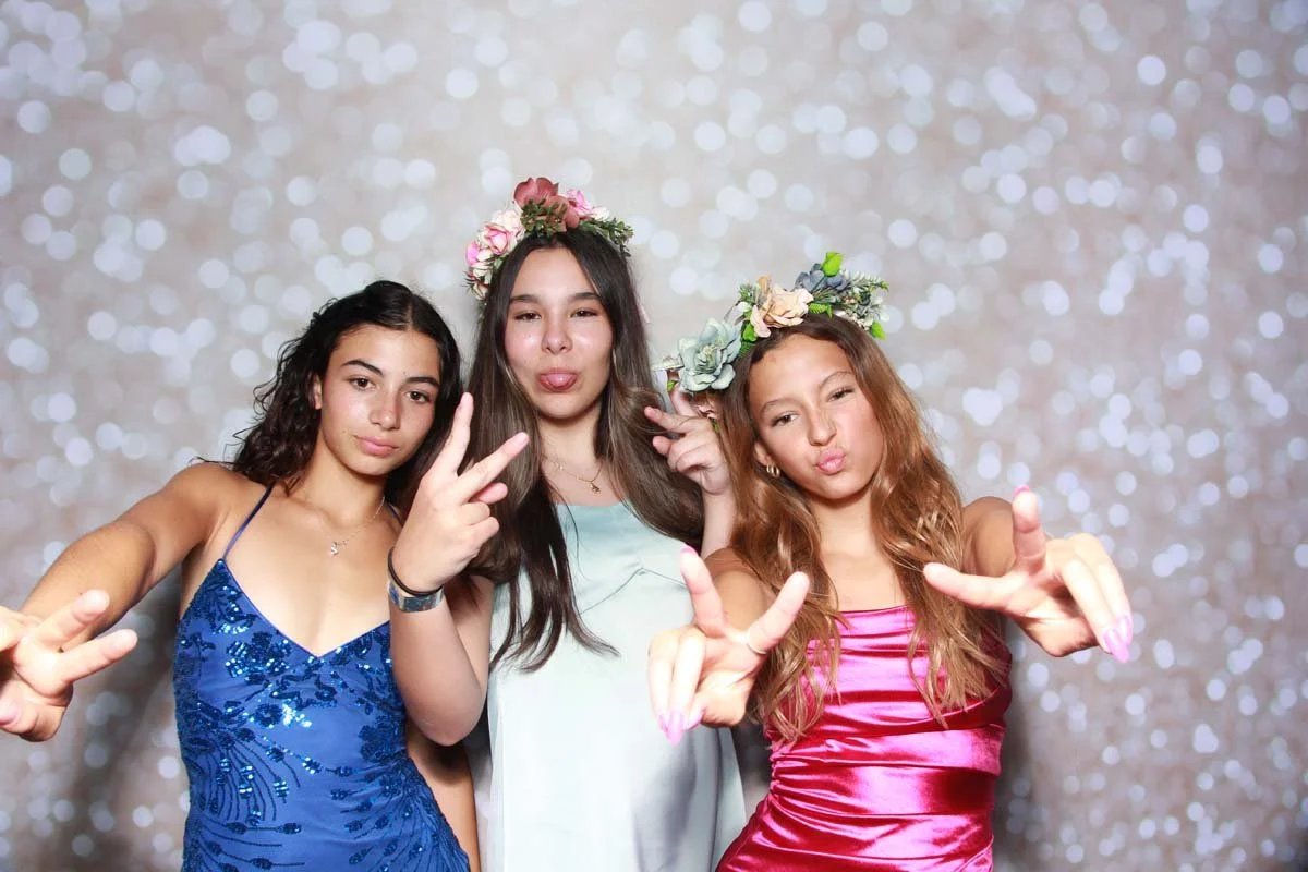 Bokeh-and-Birch-photoboothVRA-8th-Grade-Dance-127.jpg