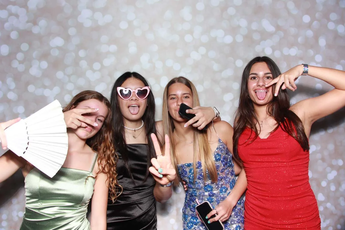 Bokeh-and-Birch-photoboothVRA-8th-Grade-Dance-019.jpg