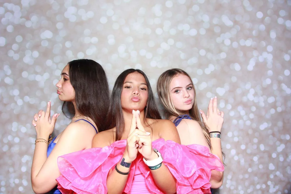 Bokeh-and-Birch-photoboothVRA-8th-Grade-Dance-064.jpg