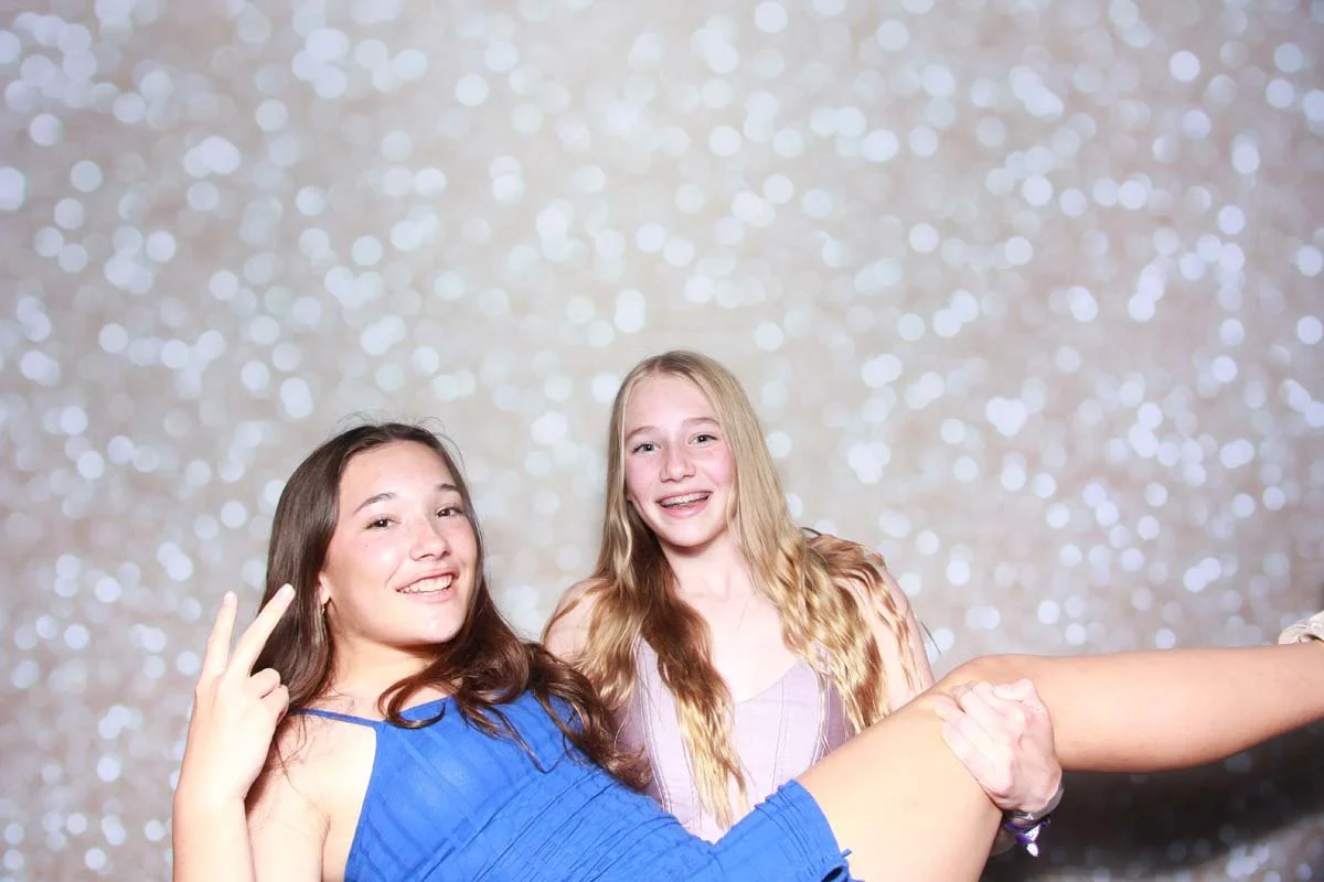 Bokeh-and-Birch-photoboothVRA-8th-Grade-Dance-012.jpg