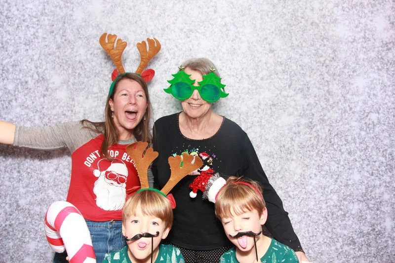 Bokeh-and-Birch-photobooth-Beach-House-Christmas-028.jpg