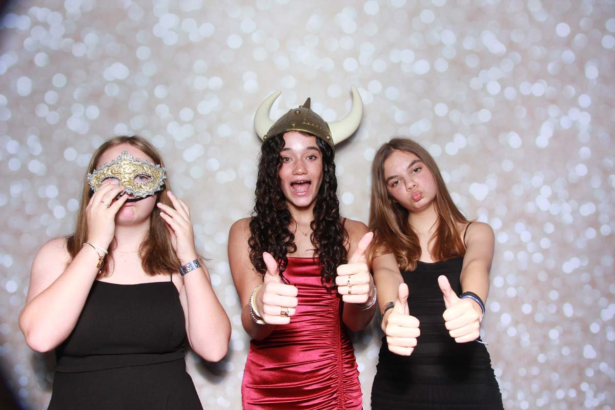 Bokeh-and-Birch-photoboothVRA-8th-Grade-Dance-080.jpg