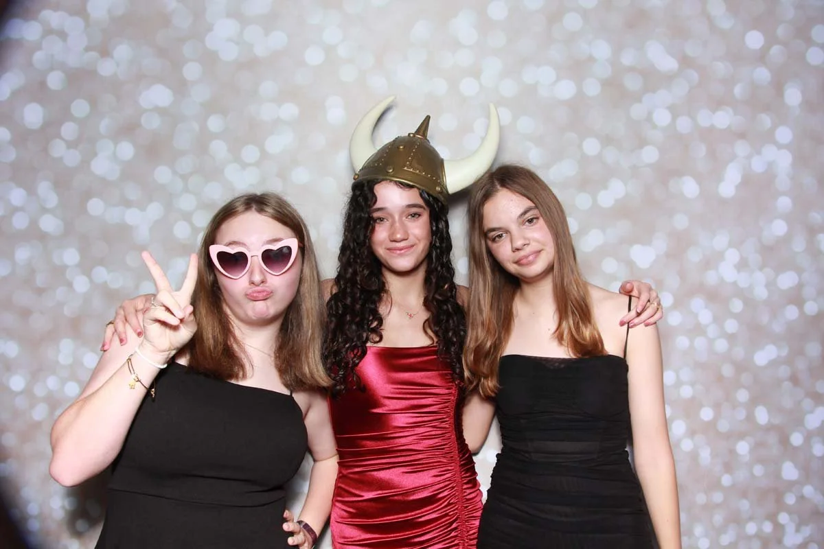 Bokeh-and-Birch-photoboothVRA-8th-Grade-Dance-079.jpg