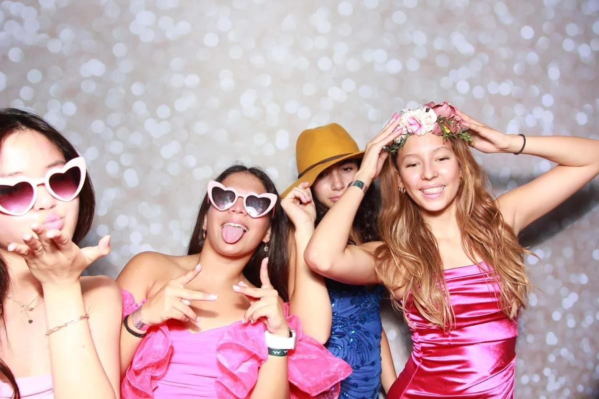 Bokeh-and-Birch-photoboothVRA-8th-Grade-Dance-203.jpg