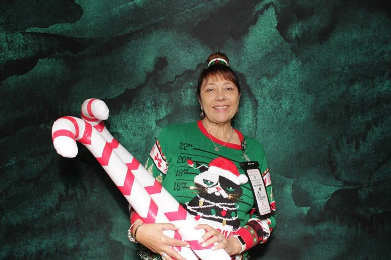 StJohnsBFF-December-Photobooth-060.jpg