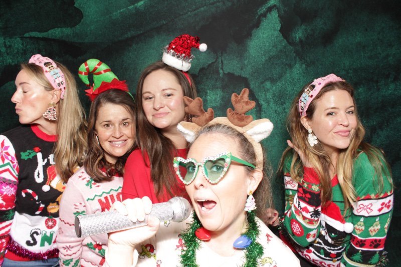 StJohnsBFF-December-Photobooth-138.jpg