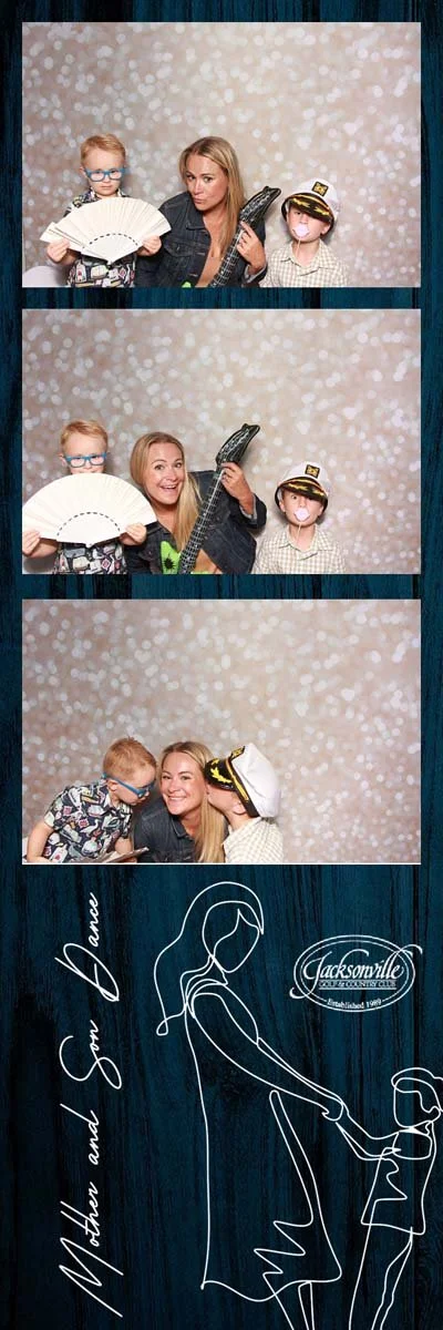 Bokeh-and-Birch-photoboothJax-Golf-Mother-Son-Dance-250.jpg