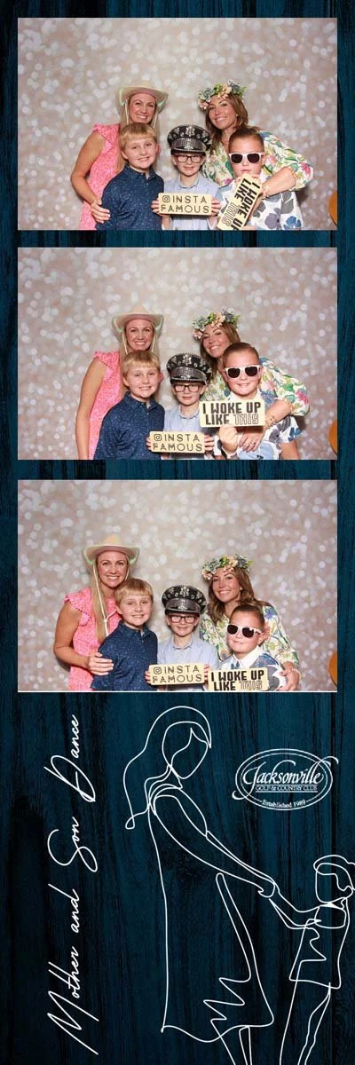 Bokeh-and-Birch-photoboothJax-Golf-Mother-Son-Dance-065.jpg