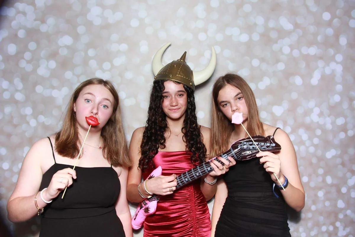 Bokeh-and-Birch-photoboothVRA-8th-Grade-Dance-077.jpg
