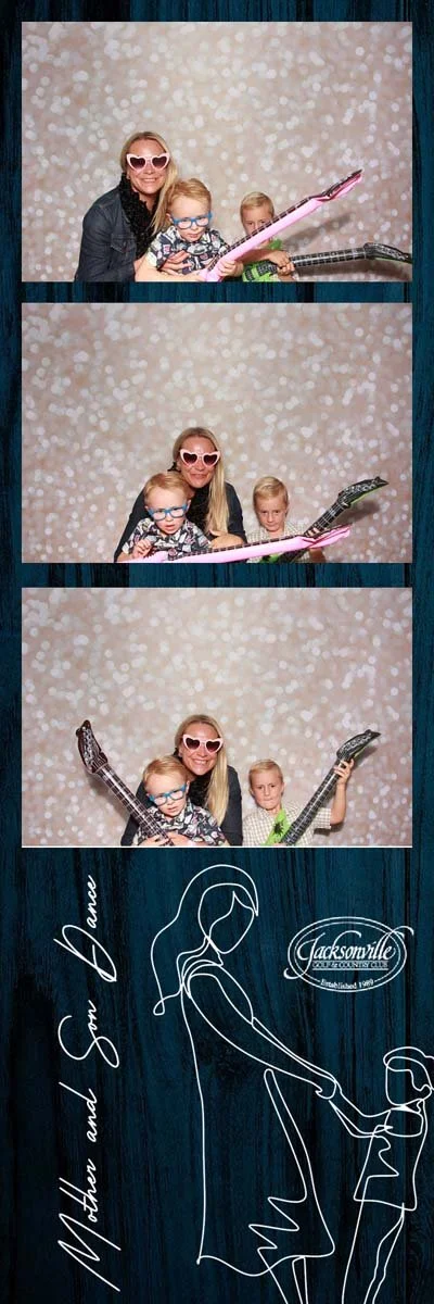 Bokeh-and-Birch-photoboothJax-Golf-Mother-Son-Dance-072.jpg