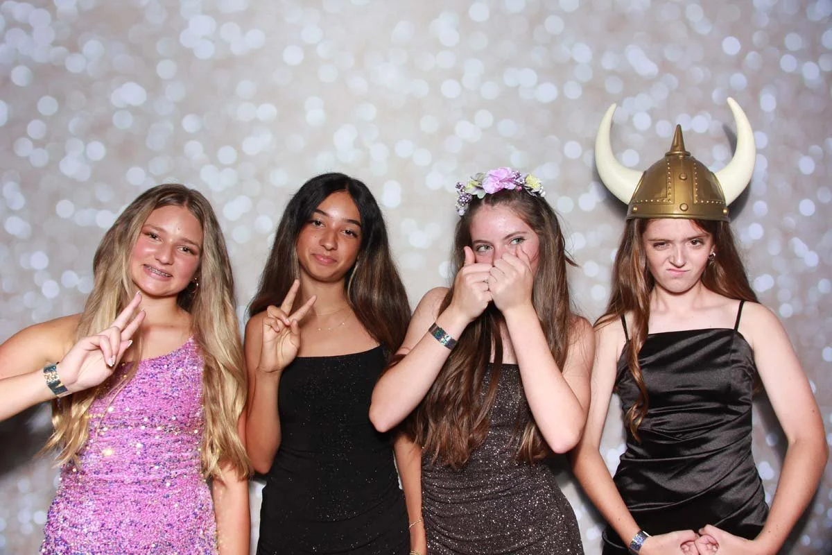 Bokeh-and-Birch-photoboothVRA-8th-Grade-Dance-151.jpg