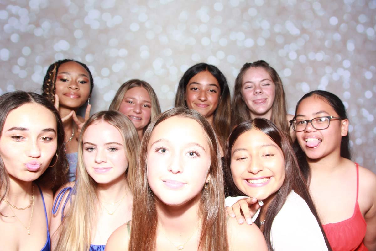 Bokeh-and-Birch-photoboothVRA-8th-Grade-Dance-023.jpg