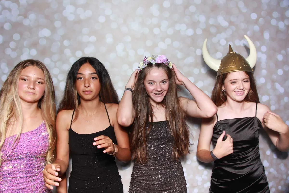 Bokeh-and-Birch-photoboothVRA-8th-Grade-Dance-149.jpg
