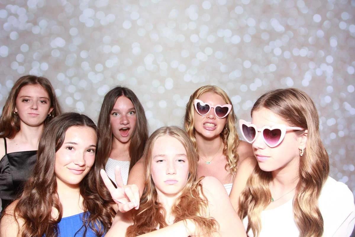 Bokeh-and-Birch-photoboothVRA-8th-Grade-Dance-008.jpg