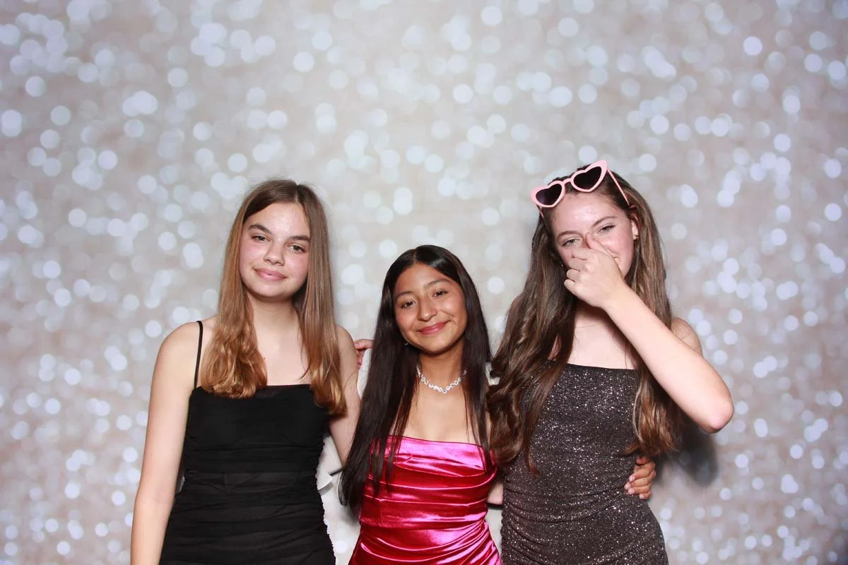 Bokeh-and-Birch-photoboothVRA-8th-Grade-Dance-073.jpg