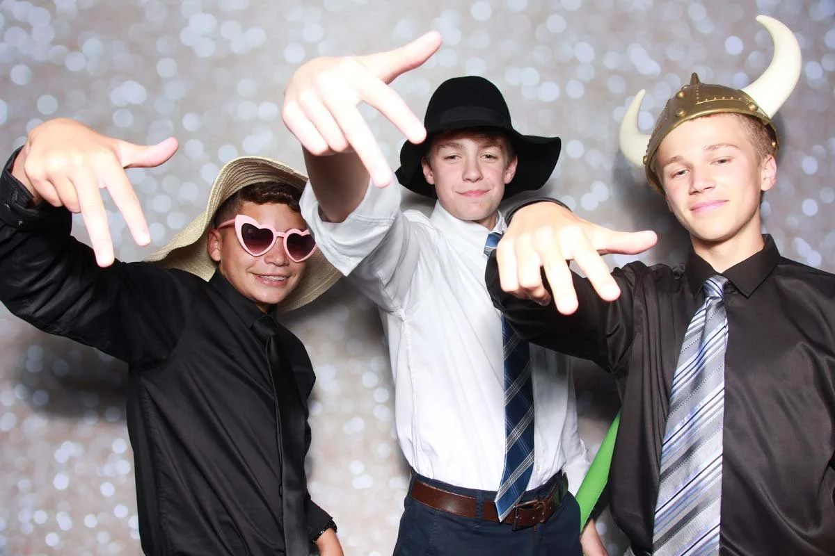 Bokeh-and-Birch-photoboothVRA-8th-Grade-Dance-104.jpg