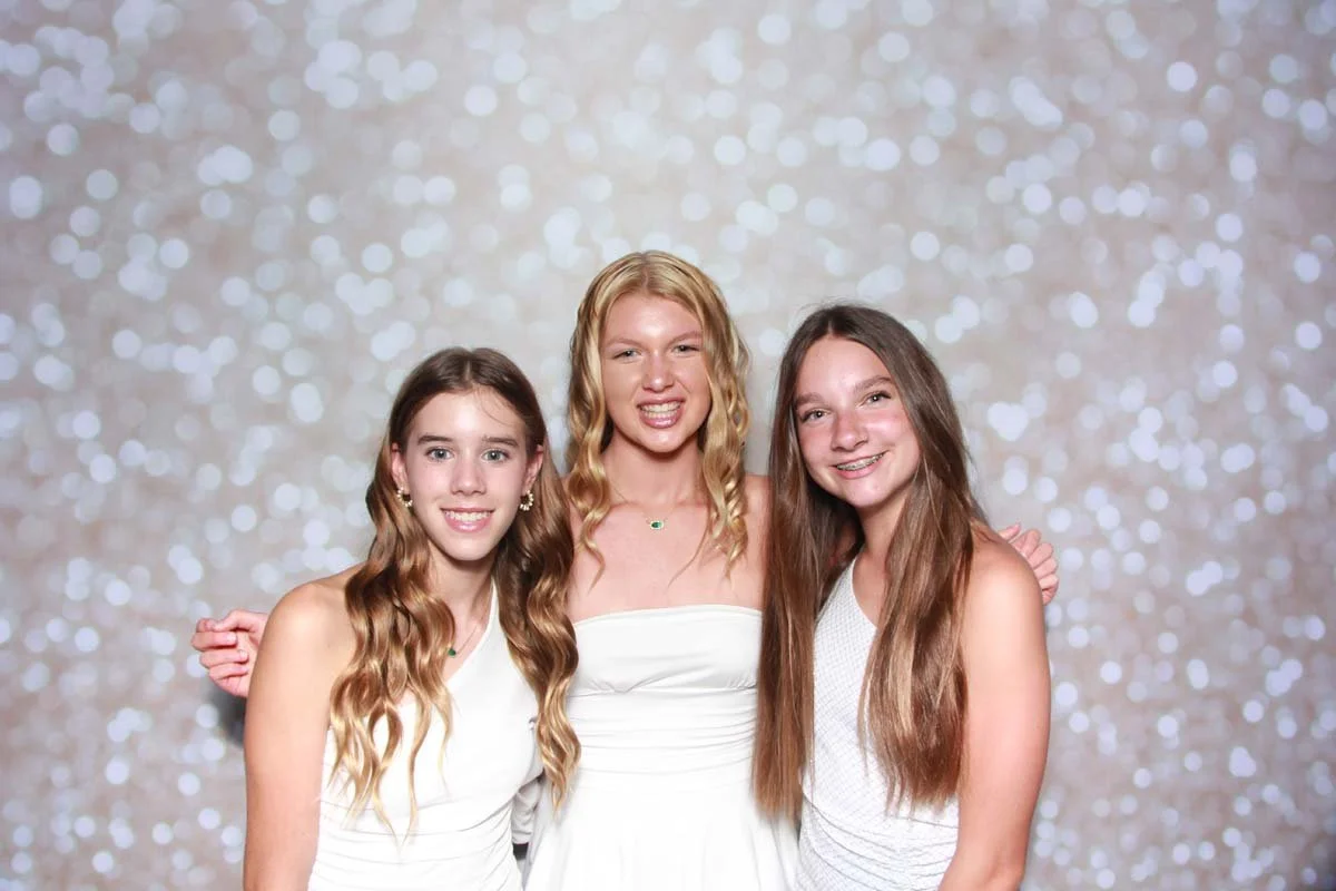 Bokeh-and-Birch-photoboothVRA-8th-Grade-Dance-013.jpg