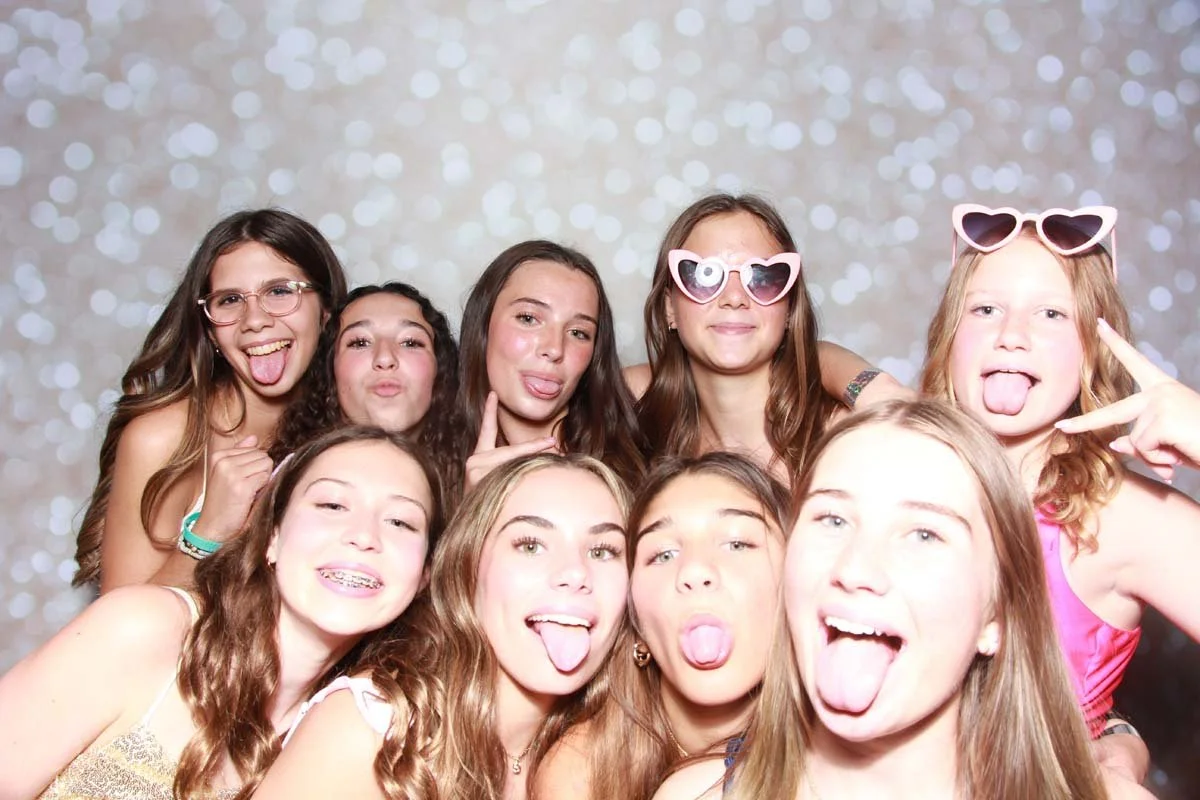 Bokeh-and-Birch-photoboothVRA-8th-Grade-Dance-147.jpg