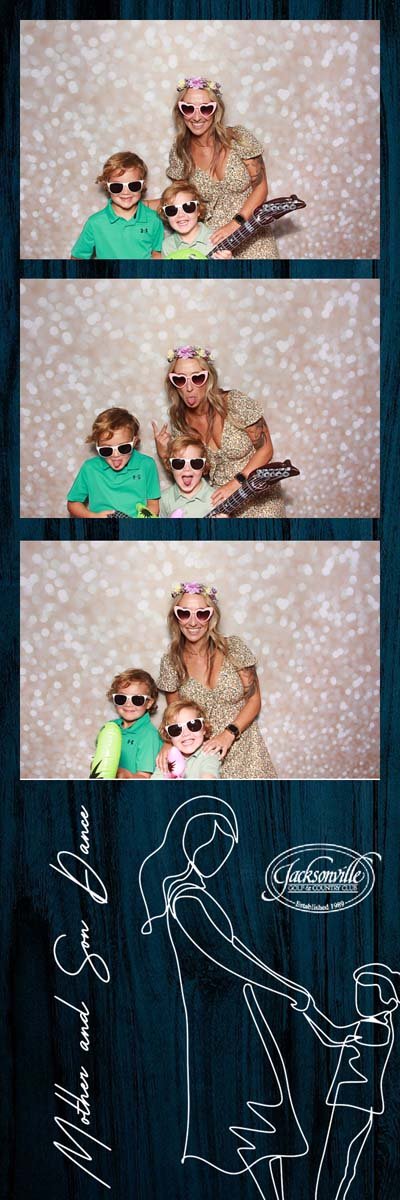 Bokeh-and-Birch-photoboothJax-Golf-Mother-Son-Dance-082.jpg
