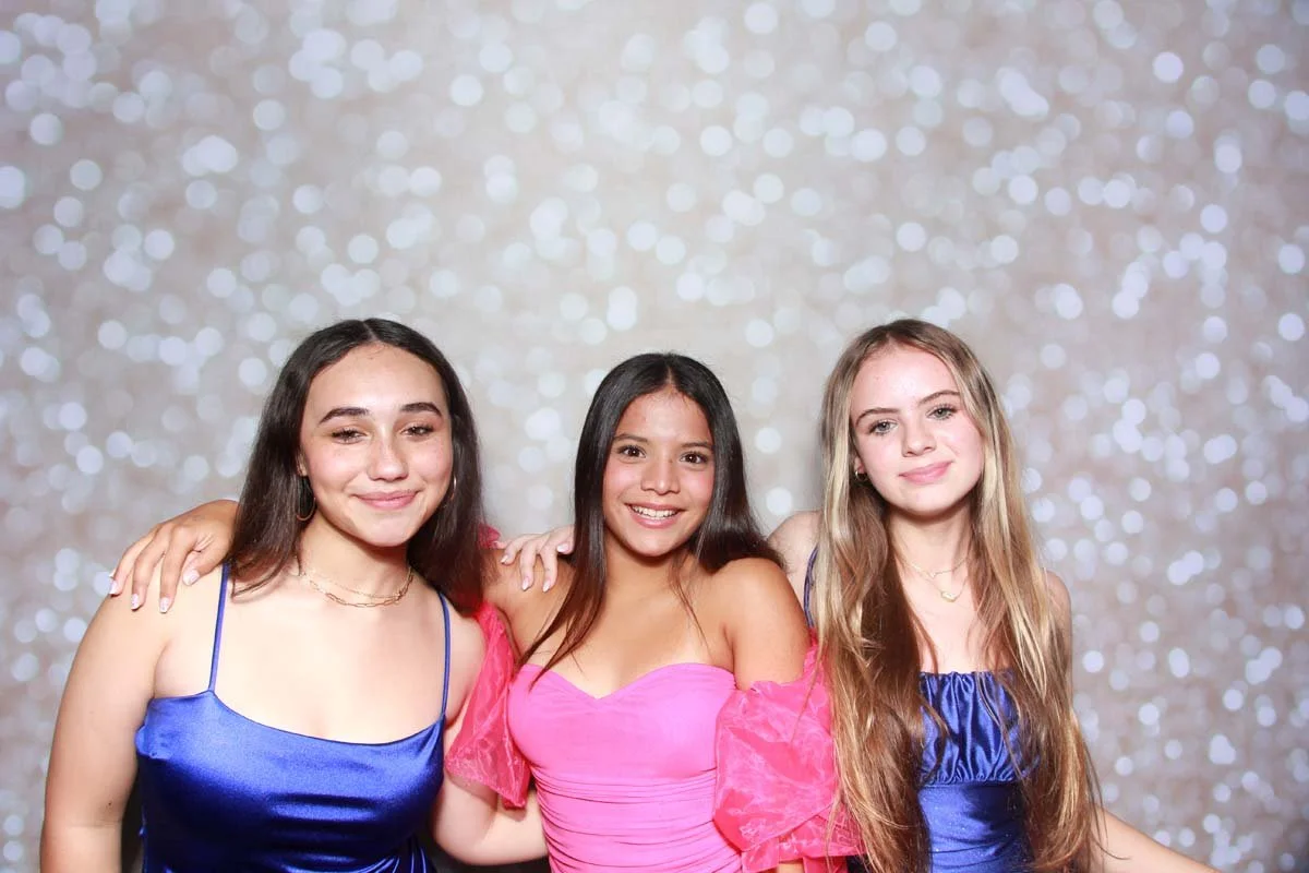 Bokeh-and-Birch-photoboothVRA-8th-Grade-Dance-061.jpg