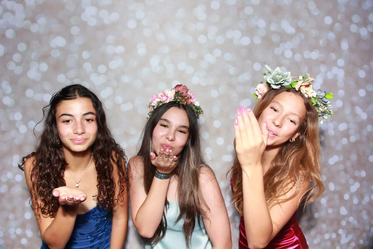 Bokeh-and-Birch-photoboothVRA-8th-Grade-Dance-125.jpg