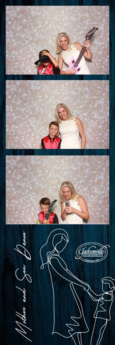 Bokeh-and-Birch-photoboothJax-Golf-Mother-Son-Dance-018.jpg