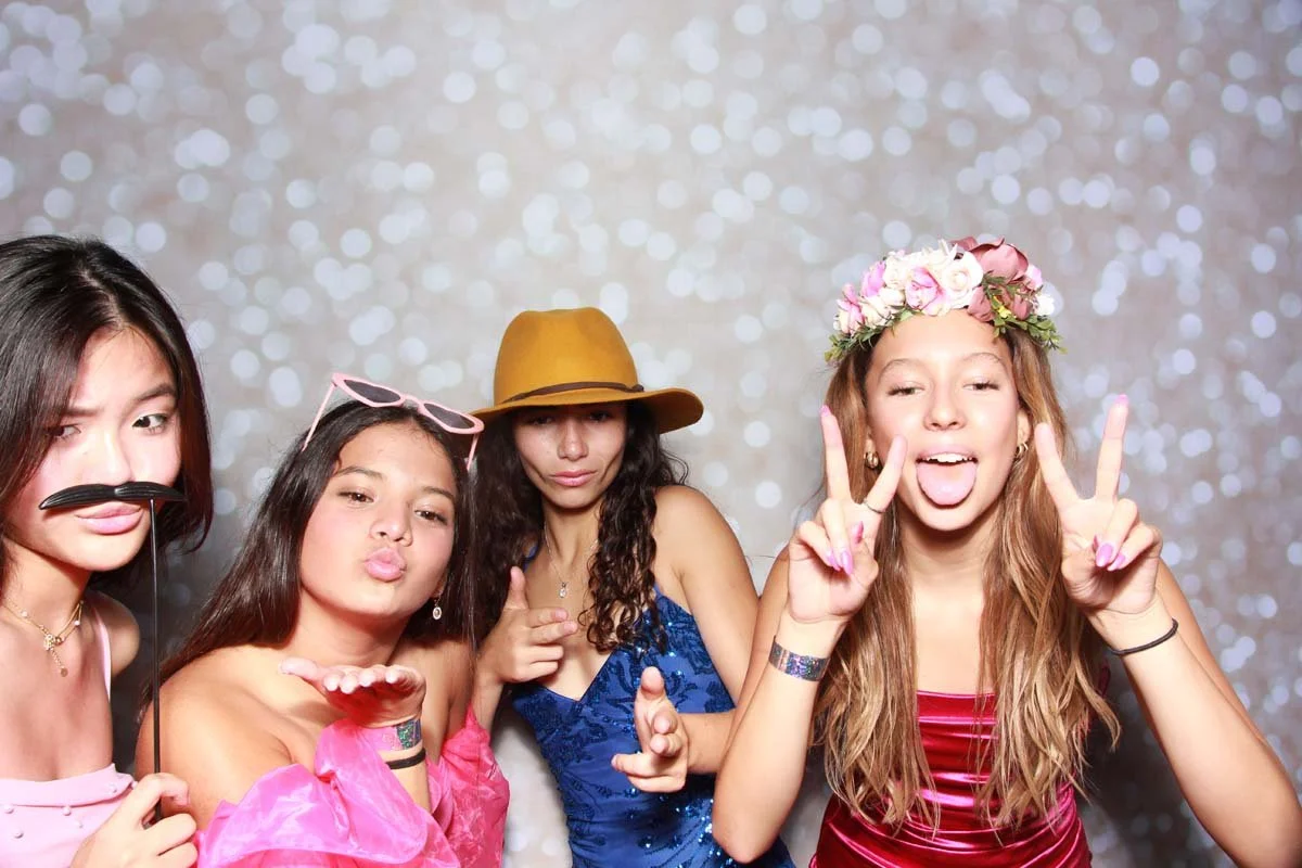 Bokeh-and-Birch-photoboothVRA-8th-Grade-Dance-201.jpg