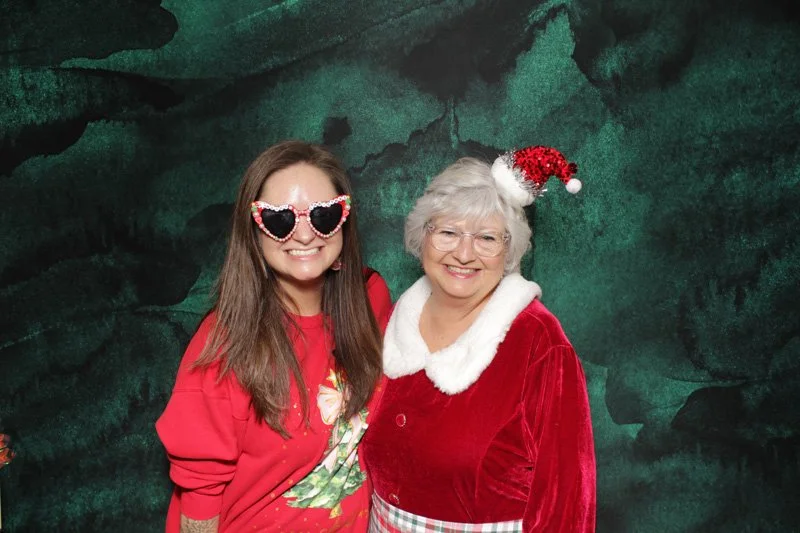 StJohnsBFF-December-Photobooth-087.jpg