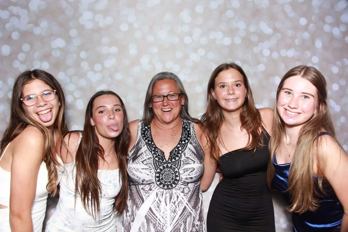 Bokeh-and-Birch-photoboothVRA-8th-Grade-Dance-175.jpg