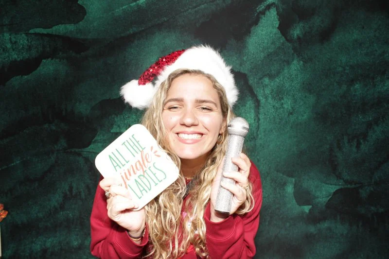 StJohnsBFF-December-Photobooth-054.jpg
