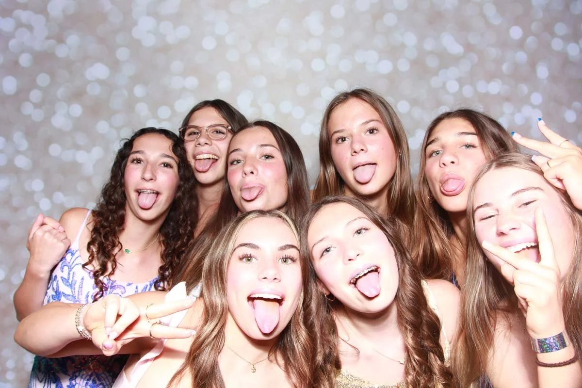 Bokeh-and-Birch-photoboothVRA-8th-Grade-Dance-028.jpg