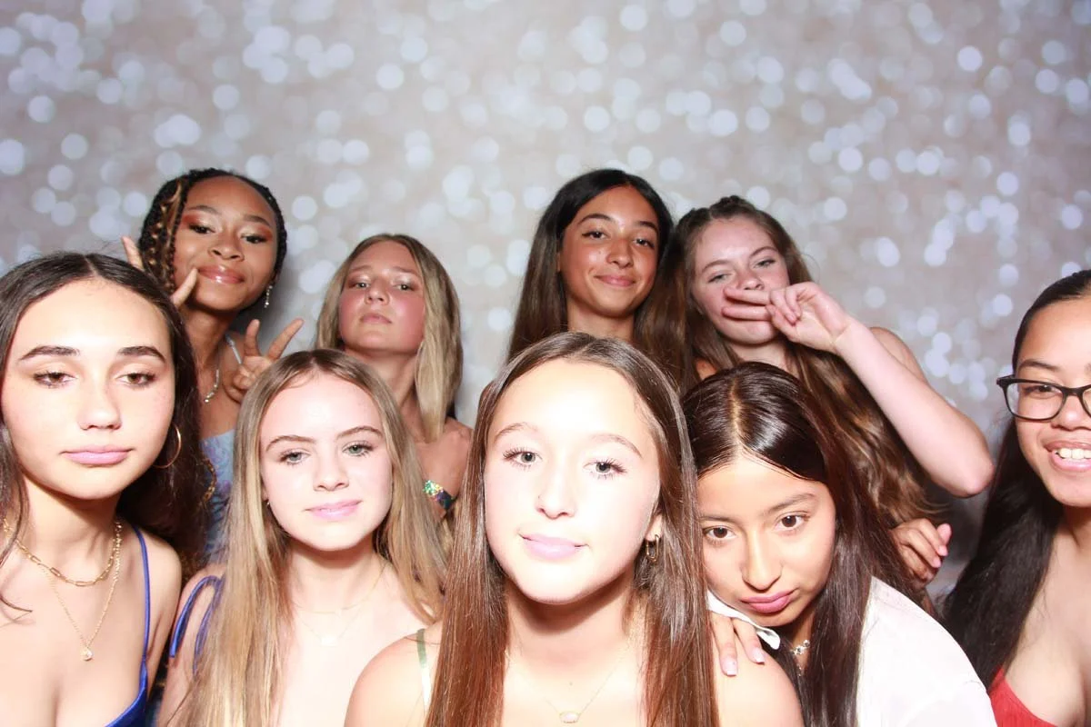 Bokeh-and-Birch-photoboothVRA-8th-Grade-Dance-021.jpg