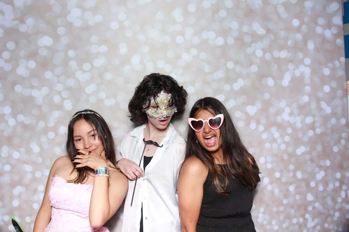 Bokeh-and-Birch-photoboothVRA-8th-Grade-Dance-216.jpg