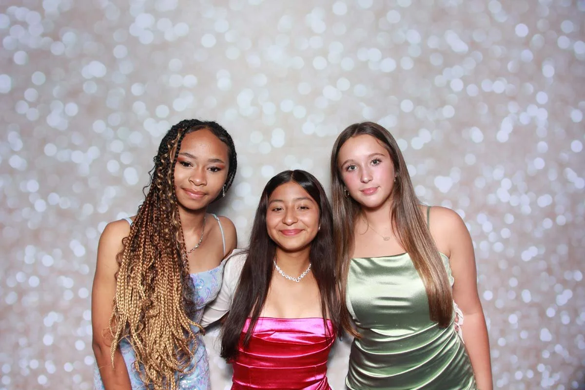 Bokeh-and-Birch-photoboothVRA-8th-Grade-Dance-069.jpg