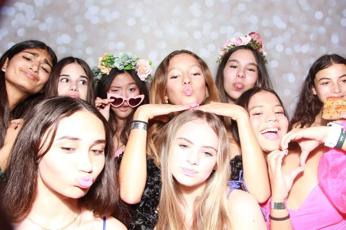 Bokeh-and-Birch-photoboothVRA-8th-Grade-Dance-088.jpg